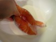 salmone al forno con noci e limone