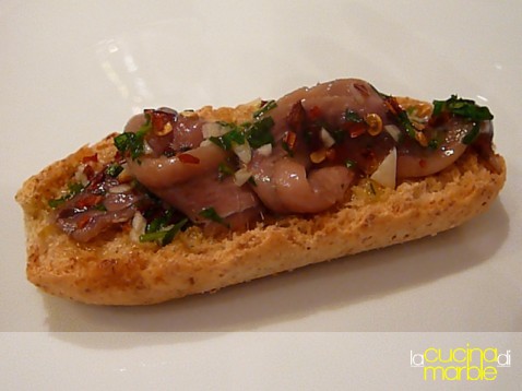 acciughe piccantine (e crostini)