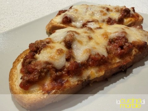 crostone che si crede lasagna