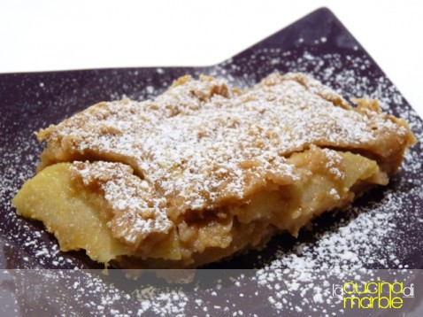 dolce di mele e biscotti tritati dolce di mele e biscotti tritati